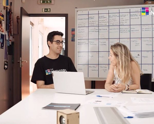 equipa The Inventors em reuniao